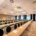 Hotel Leonardo Center 4*