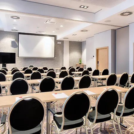 Leonardo Center וולפסבורג