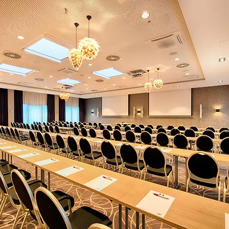 מלון Leonardo Center