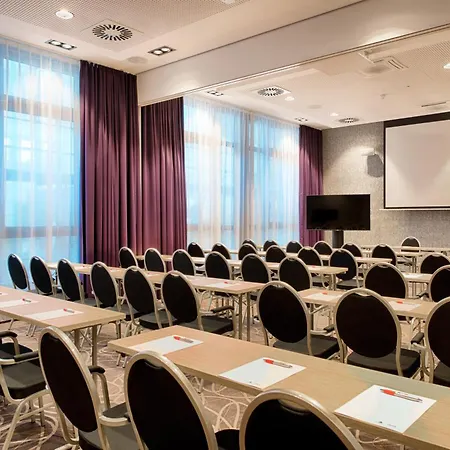 Отель Leonardo Center 4*