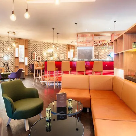 Otel Leonardo Center 4*