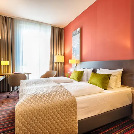 Leonardo Center מלון