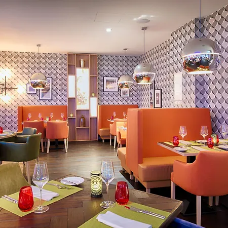 Hotel Leonardo Center 4*