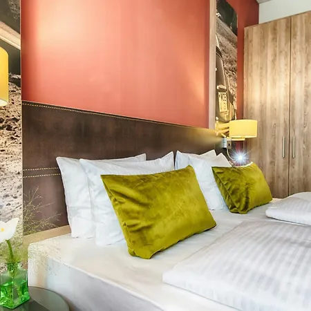Leonardo Center Hotell 4*