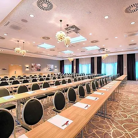 Leonardo Center Hotell 4*