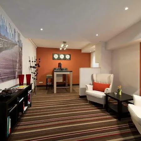 Otel Leonardo Center 4*